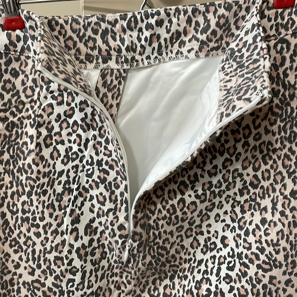 Leopard Print Mini Skirt - Picture 3 of 4